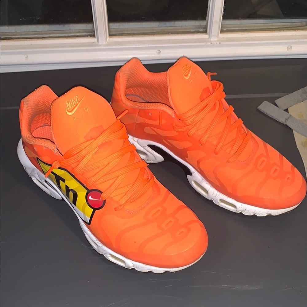 Nike Men's Orange Athletic Shoes